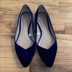 Blue suede pointed flats